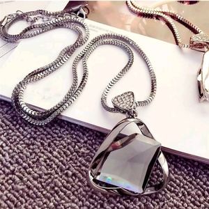 Crystal Rhinestone Pendant Necklace Chain (Black)